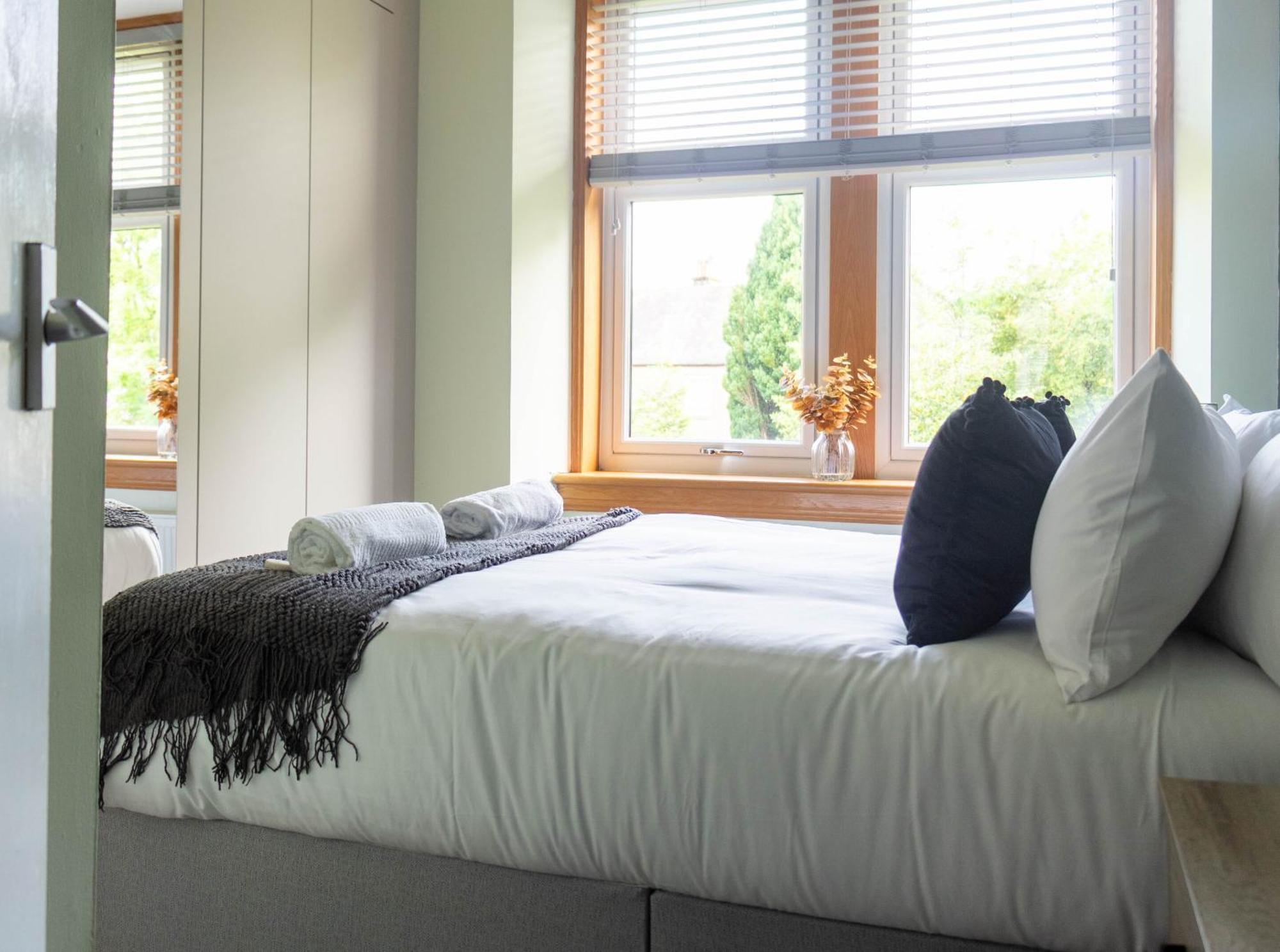 Stock Street Apartment Пейсли Экстерьер фото